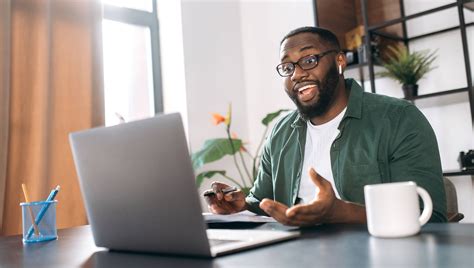 7 Best Remote Interview Software Tools for Recruiting, Podcasting & More