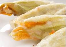 foto fiori di zucca fiori di zucca fritti ricette academia barilla foto fiori di zucca fiori di zucca fritti ricette academia barilla