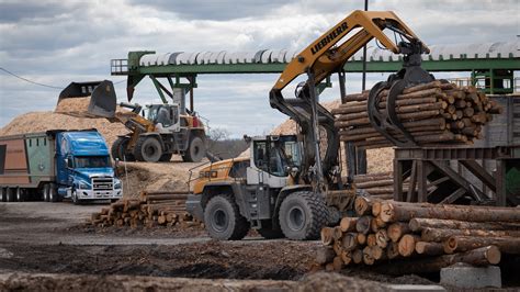 Trump Expands Trade Threats in Global Game of Chicken - The New York Times