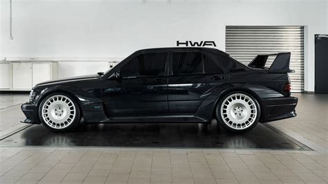 Este Mercedes-Benz 190E (W201) vale mais de 700 mil euros