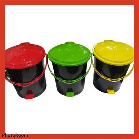Plastic Dustbin - Plastic Pedal Bin 108 No. Dustbin Manufacturer from ...