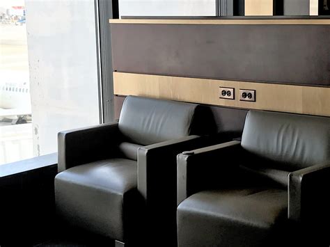 Delta Sky Club at Hartsfield-Jackson Atlanta International Airport ...