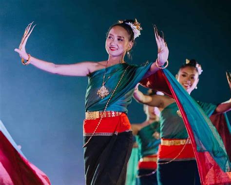 What to Expect From the Yi Peng Lantern Festival 2022