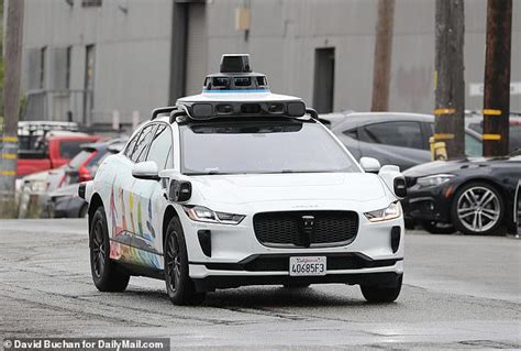 Driverless taxis are beginning to react like humans on San Francisco ...