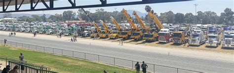 Twin Citys National Show N Shine and Convoy For Kids, Fallon St, Albury ...