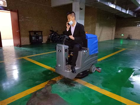 为什么淄博驾驶式洗地机如此受欢迎？-淄博鼎洁清洁设备有限公司