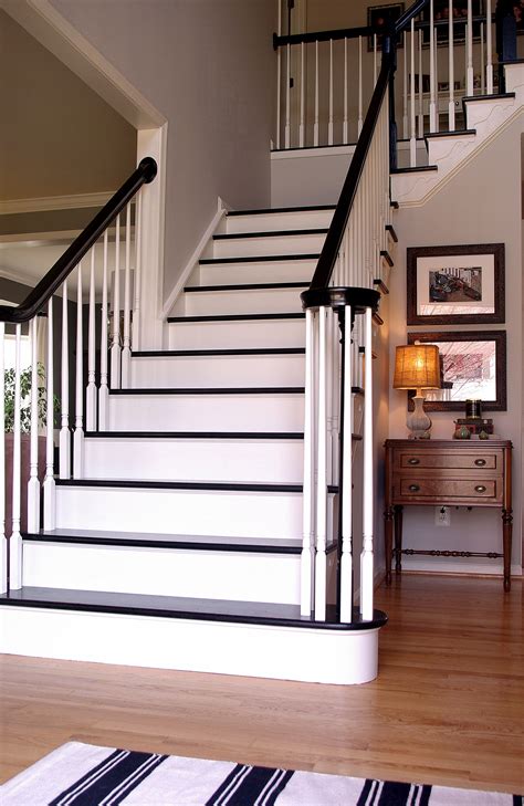 10+ Modern Black And White Staircase