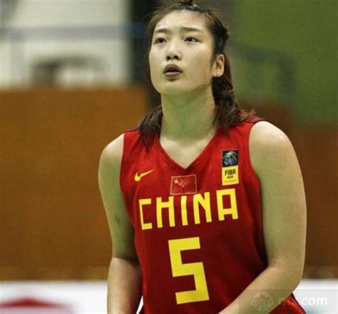中国女篮队员李梦：人美球技好。所有经历的坎坷，都会得到回报