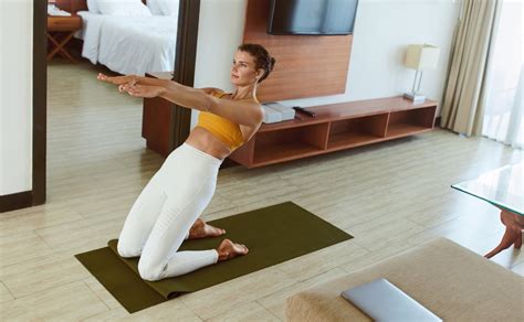 Hip Flexor Strength Training for Women – Force USA