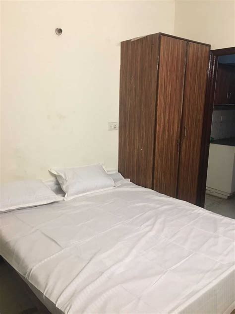 Hotel O Malik Guest House Near Omaxe Celebration Mall, OYO Rooms ...