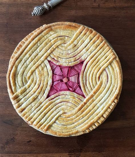 The rhubarb and apple pie with modern geometric top crust looks good ...