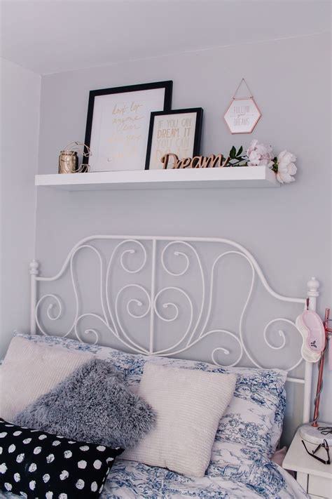Styling over bed shelving – Artofit