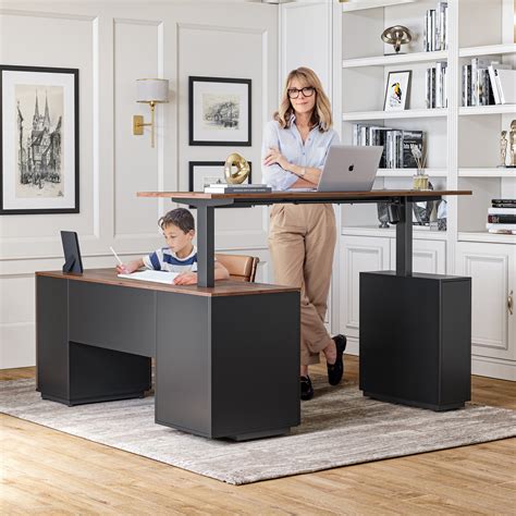 Inside the Offices of Top CEOs: Their Executive Desk Setup Inspirations