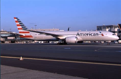 Boeing 787 Dreamliner: American Airlines Boeing B787-9 N829AN