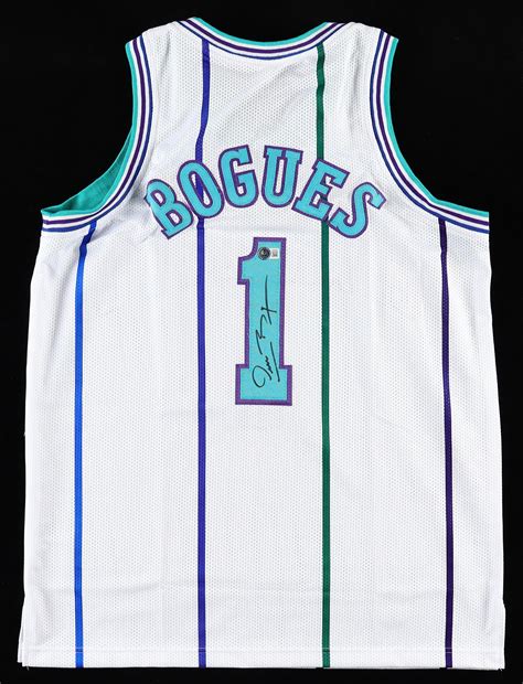 Muggsy Bogues Signed Jersey (Beckett) | Pristine Auction