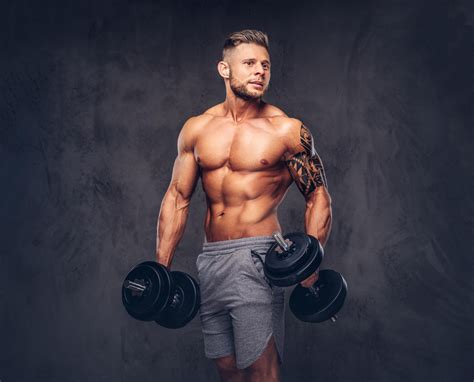 Anavar vs Winstrol: Best Steroid for Cutting & Strength Gains