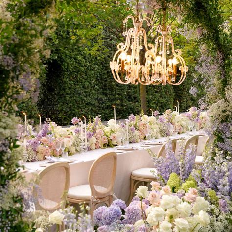 Who traditionally pays for wedding flowers | Honestweddingadvice.com