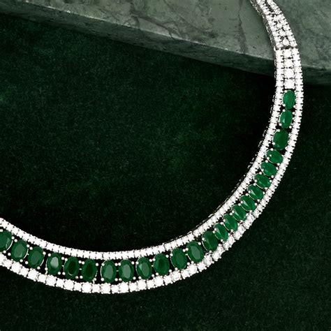 Nandini Emerald Green Necklace Set – AGASHE