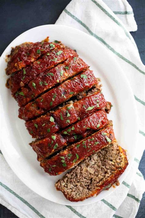 Traditional meatloaf recipe with brown sugar and ketchup glaze – Artofit