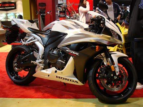 Мотоцикл Honda CBR 600 RR | Мотоциклисту