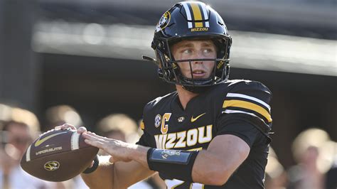 Dodgers Prospect Sam Horn Suffers Broken Leg as Missouri QB, Out for ...