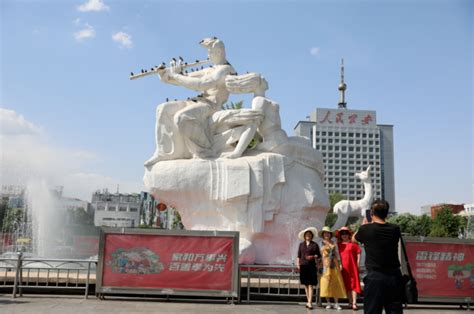最新！太原五一广场雕塑要保护性搬迁！_腾讯新闻