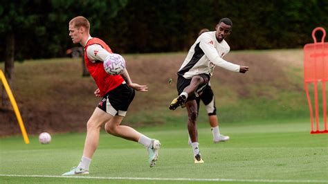 Alexander Isak trains with Liverpool for first time after record transfer