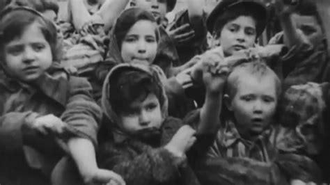 Children photographed together in Auschwitz meet 72 years later