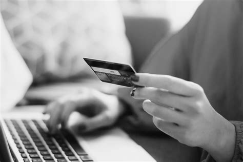 Billing in arrears: benefits, challenges, and best practices - Zuora