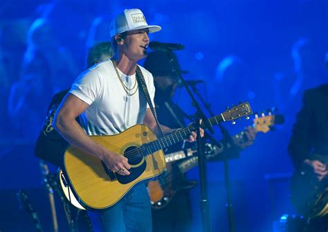 CMT Music Awards 2022: COVID, weather interrupt plans; Underwood ...