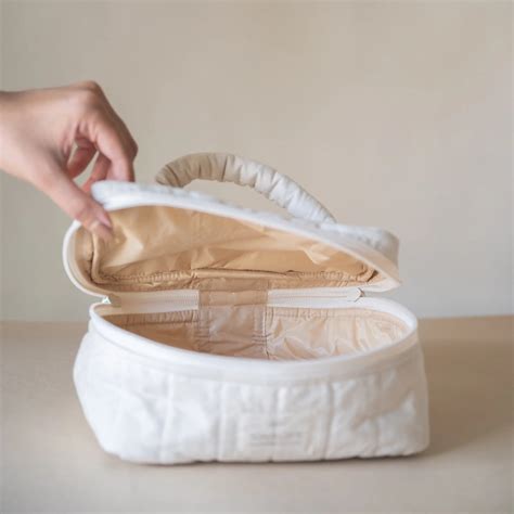 Ivory Vanity Pouch – akiiko