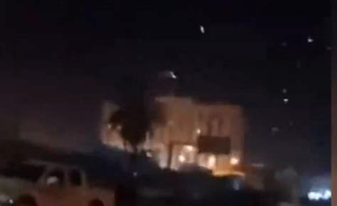 夜色之下，美驻伊拉克使馆附近遭火箭弹袭击_军事频道_中华网