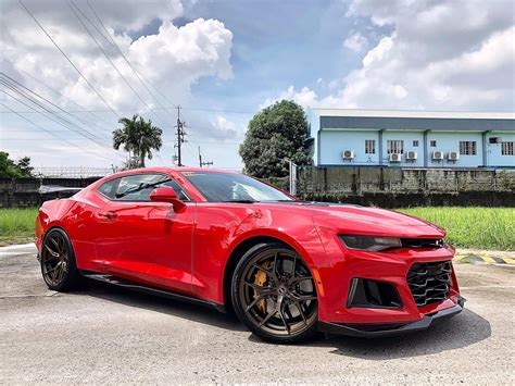 Chevrolet Camaro ZL1 6th Gen Red with Bronze Vossen HF-5 | Wheel Front