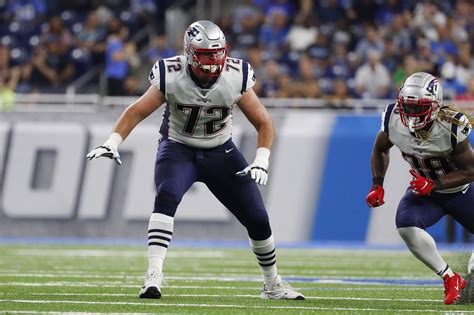 Tallest NFL Player: The 13 Tallest in NFL History, By Position