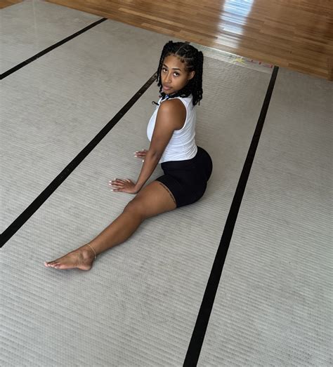 Kalani Rodgers's feet