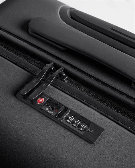 Hard Shell Suitcase 的图像结果