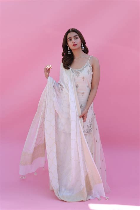 Alia Bhatt’s guide to wearing kurtas for all occasions | Vogue India