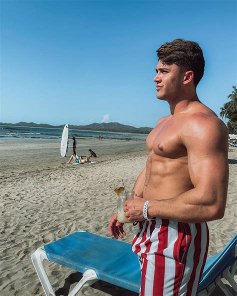 BODYBUILDER – CHASE CALVIT – Monday XYZ