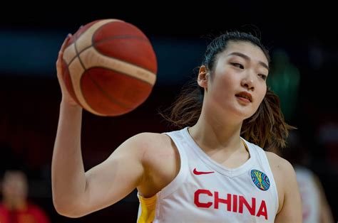 四川女篮李梦加盟WNBA 下赛季有望见证中国德比_四川在线