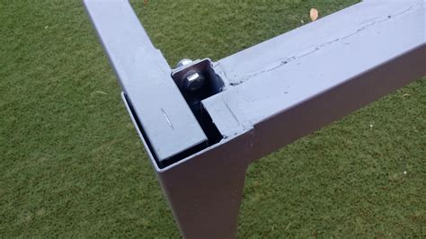 Mesa metálica con tablero de madera - Acabados - Foromadera