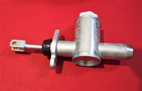 Clutch Master Cylinder MGB 1967 - 1980. Genuine Lockheed unit GMC1007 - GMC1007