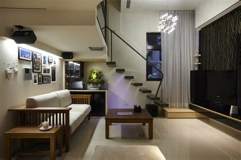 99平现代极简跃层挑高客厅楼梯装修效果图_太平洋家居网图库