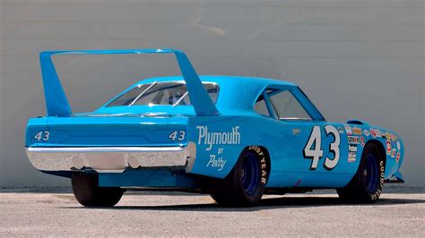 Richard Petty's Race-Winning 1970 Superbird Didn't Sell For $3.5M ...