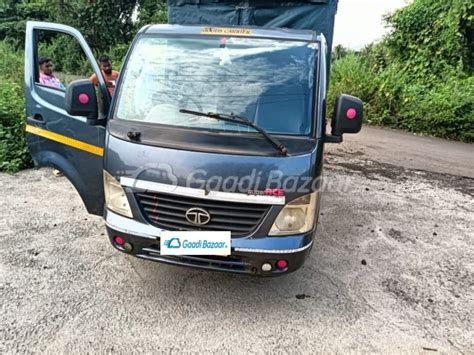 Used TATA MOTORS Intra V10 V10 BS VI trucks for Sale in Raigad, Second ...