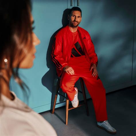 adidas Essentials Big Logo Tee - Red | adidas India
