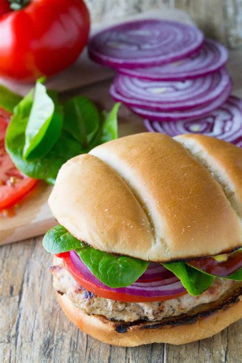 How to Make a Juicy Grilled Turkey Burger