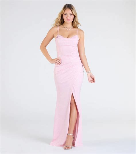 Elegant Pink Dresses & Windsor