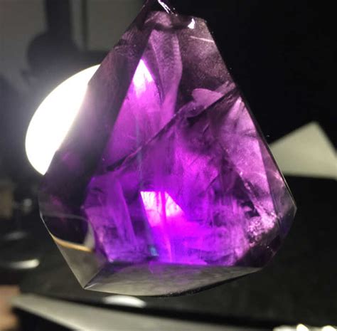 怎样辨别紫水晶真假？ - 知乎