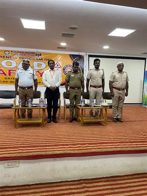 UNSDG/sdg11 · Top 10 Best Private Universities in India 2022 %