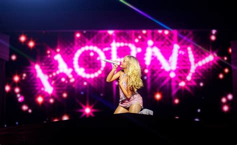 Sabrina Carpenter Eiffel Tower Sex Position Discourse